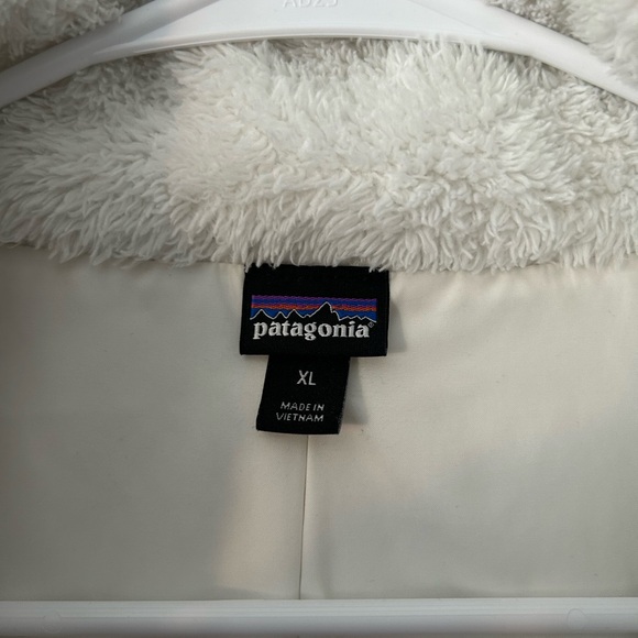 Patagonia White Fleece Vest - Picture 3 of 5